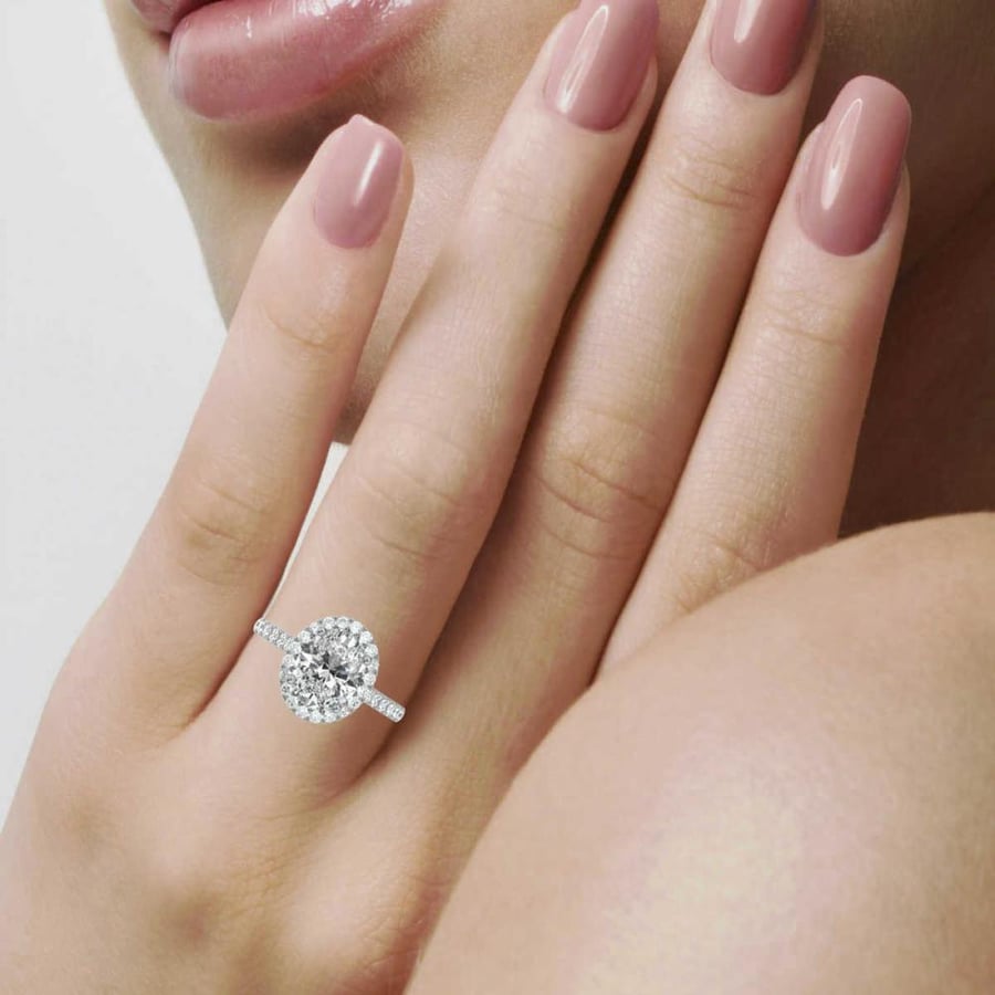 Emily Platinum, Oval