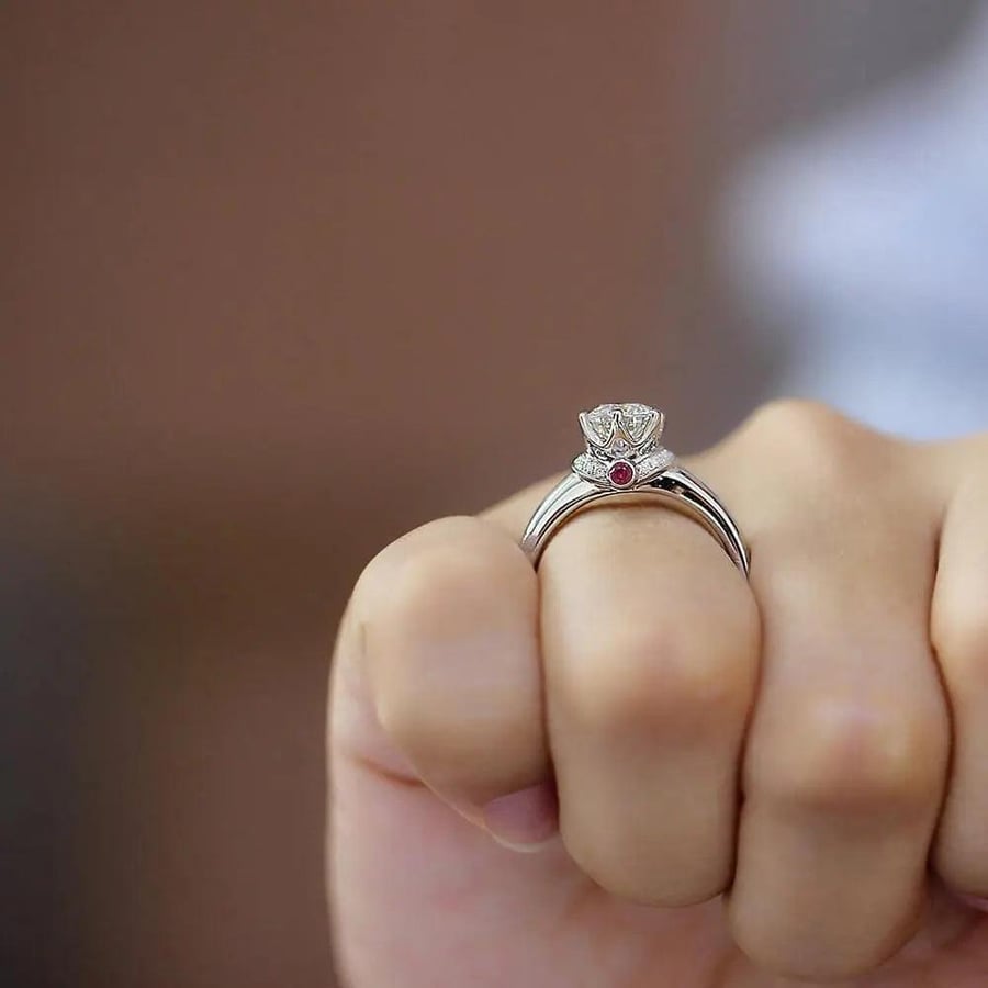 Unique Solitaire Ring