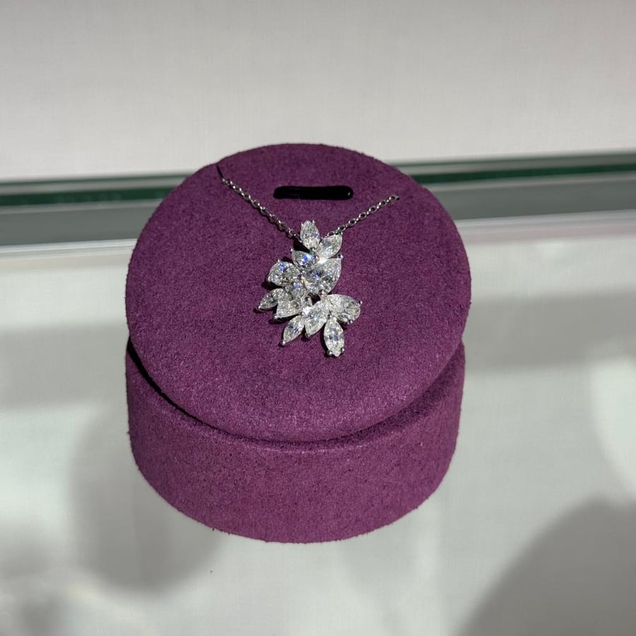 Leaf Design Moissanite Set Silver