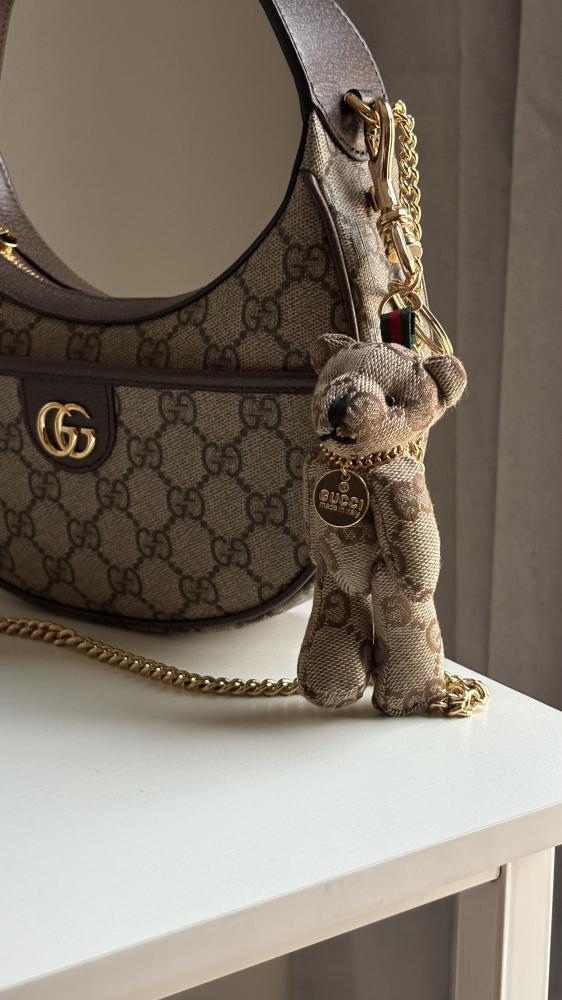 ميدالية GUCCI