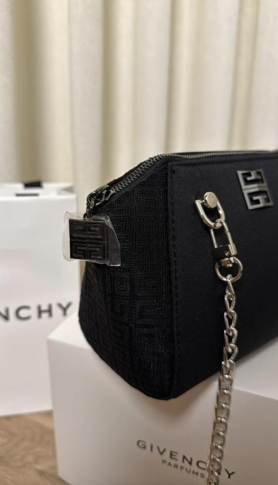 GIVENCHY BAG - شامل ستراب