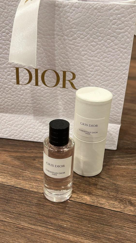 DIOR GRIS مل 7.5