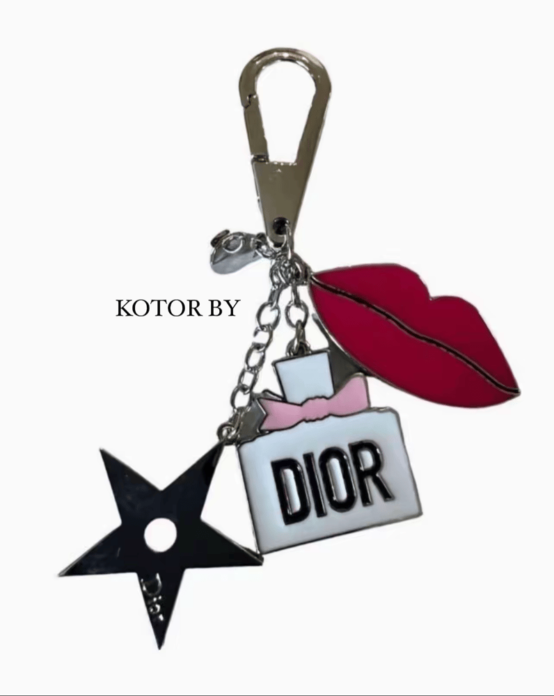 ميدالية DIOR