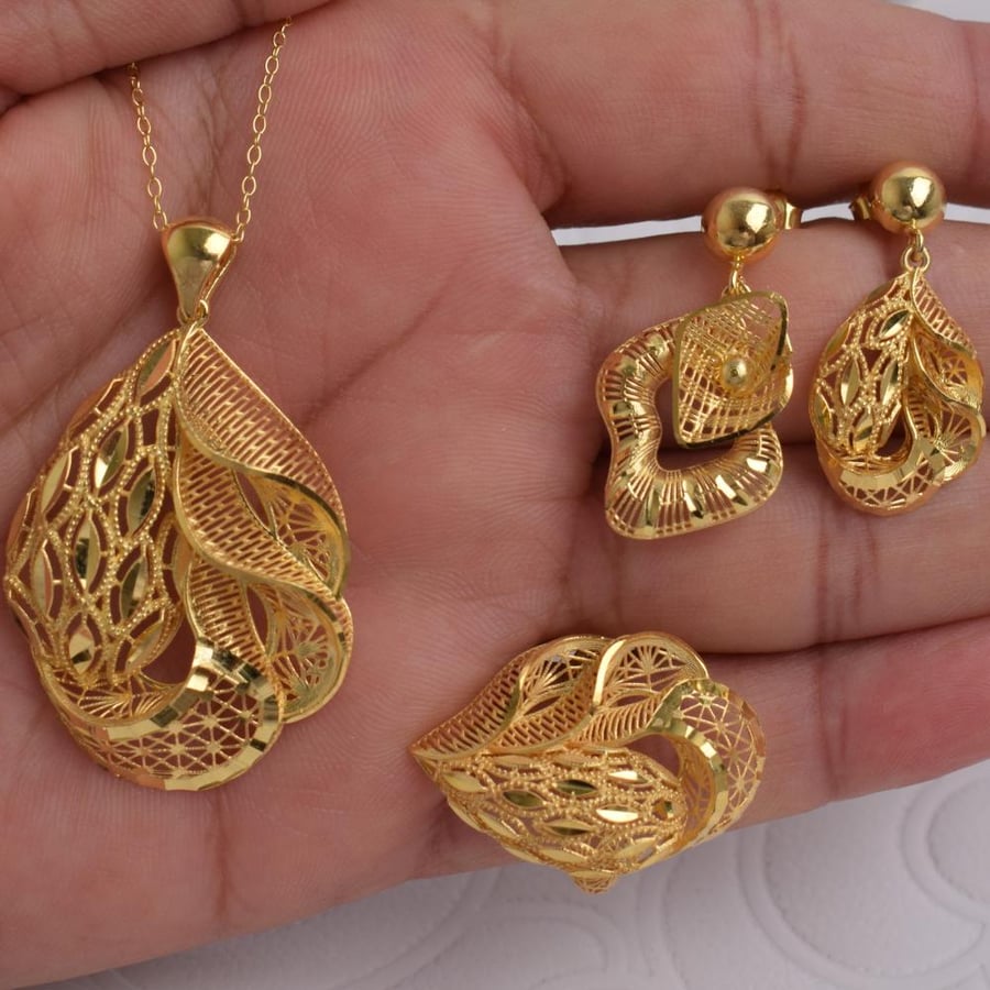 نصف  طقم  فضه عيار 925