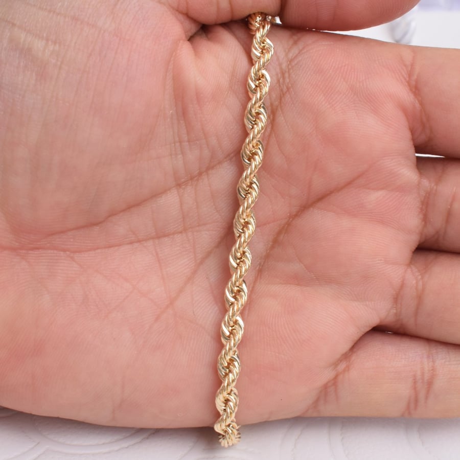 سوارة ذهب - الوزن 3.53 G- عيار 18