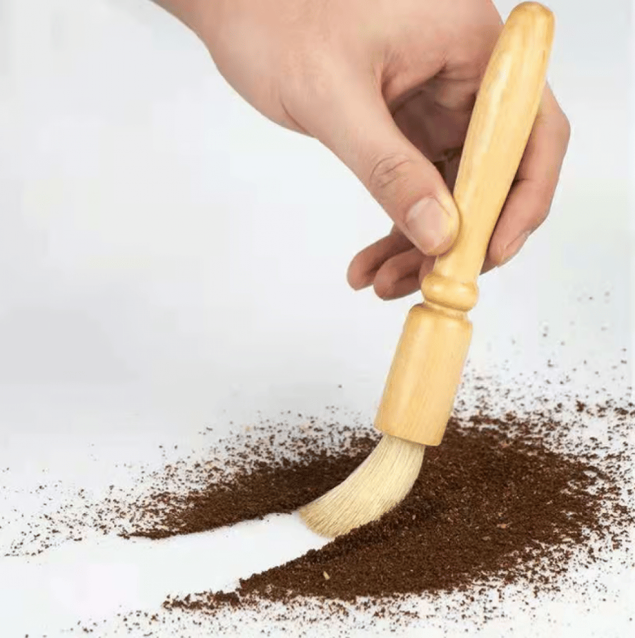 فرشاة تنظيف المطاحن اليدوية بني فاتح Brush Grinds للوصول للأماكن الضيق