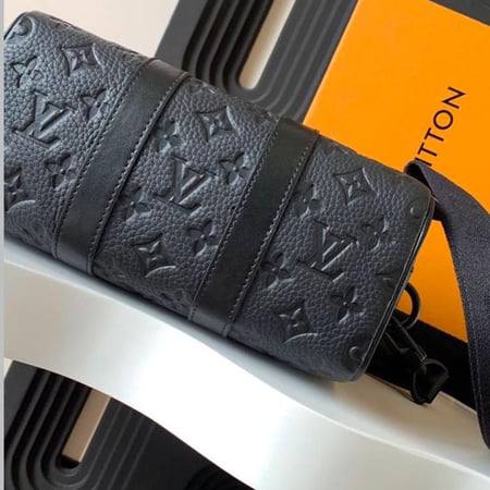 luggage  VUITTONLOUIS