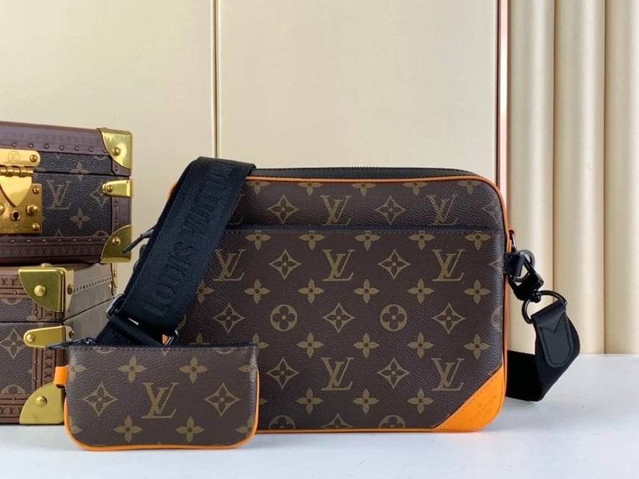 luggage  VUITTONLOUIS