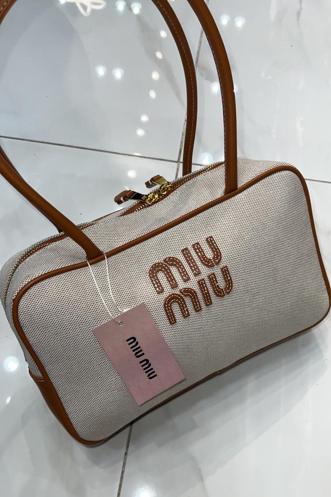شنطة ميوميو|miumiu