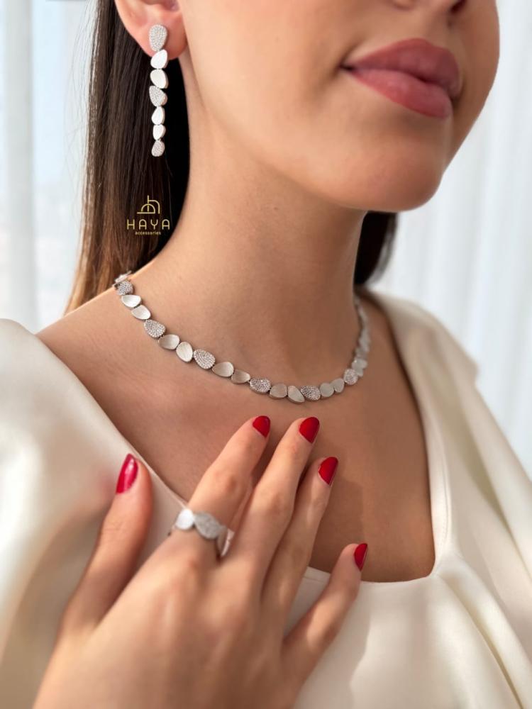 اطقم متكاملة فاخرة جدا ماركة (عقد + اسوارة + حلق + خاتم)