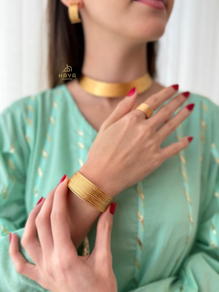 طقم متكامل فاخر كالذهب 100٪ (عقد + اسوارة + خاتم + حلق)