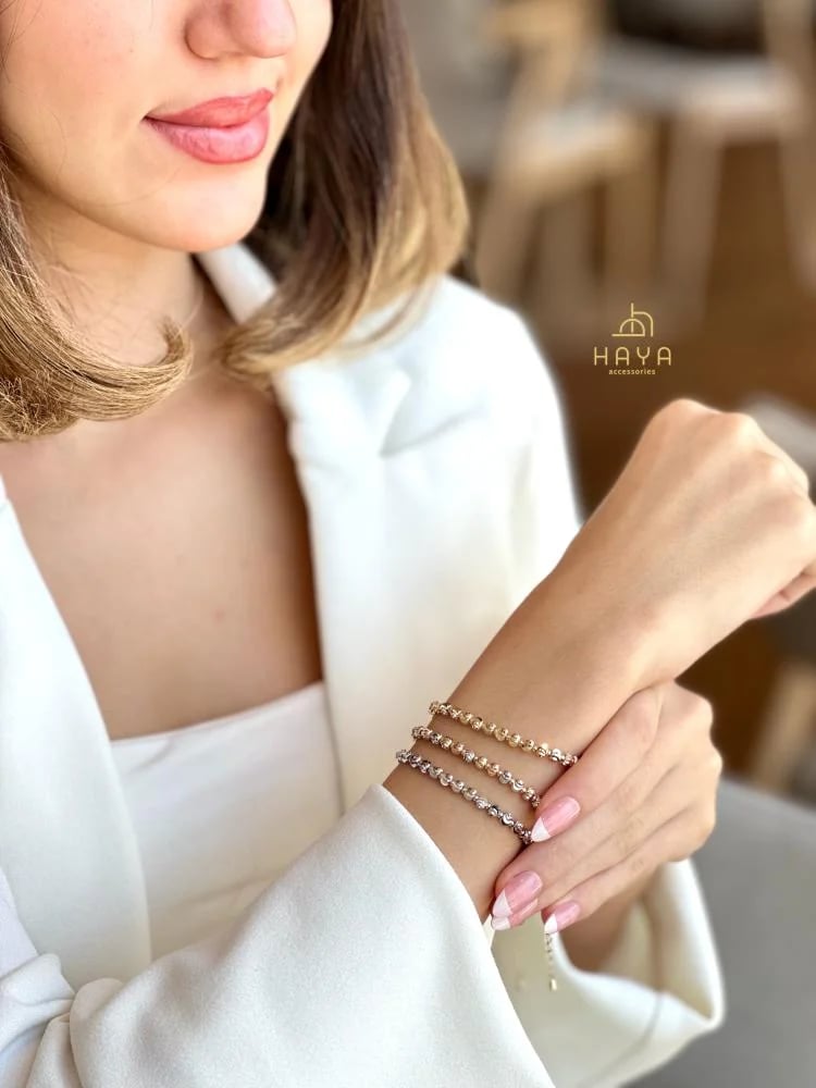 اساور بأشكال الذهب.. مطلية وفاخرة