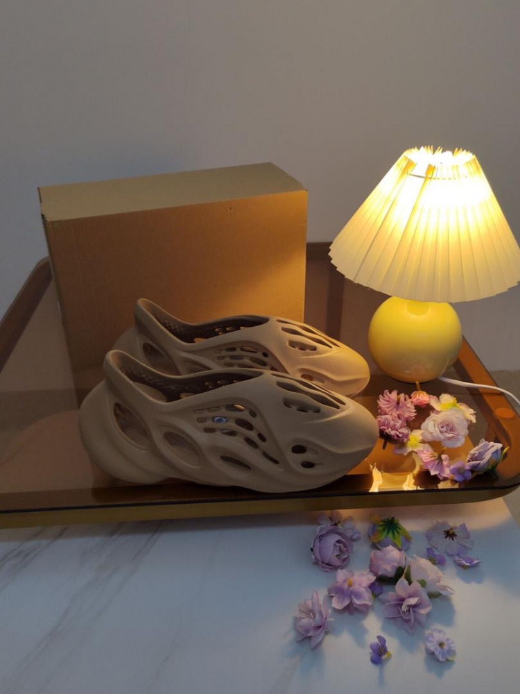 YEEZY FOAM RUNNER 'OCHRE'
