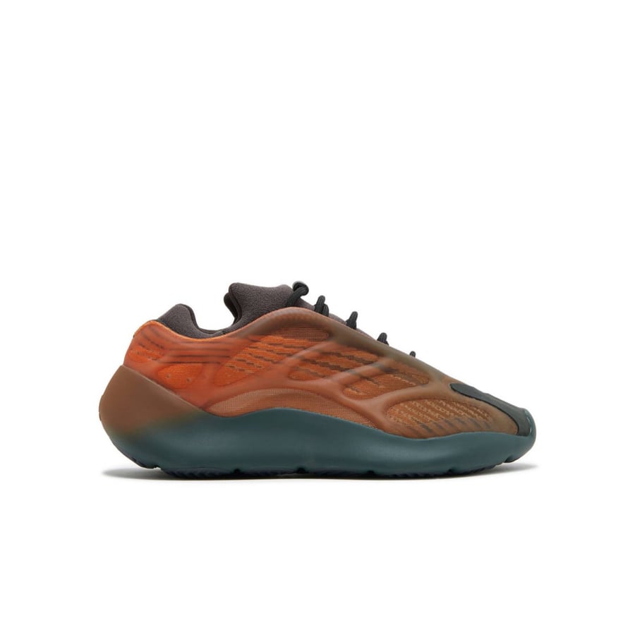 Yeezy 700 Copper