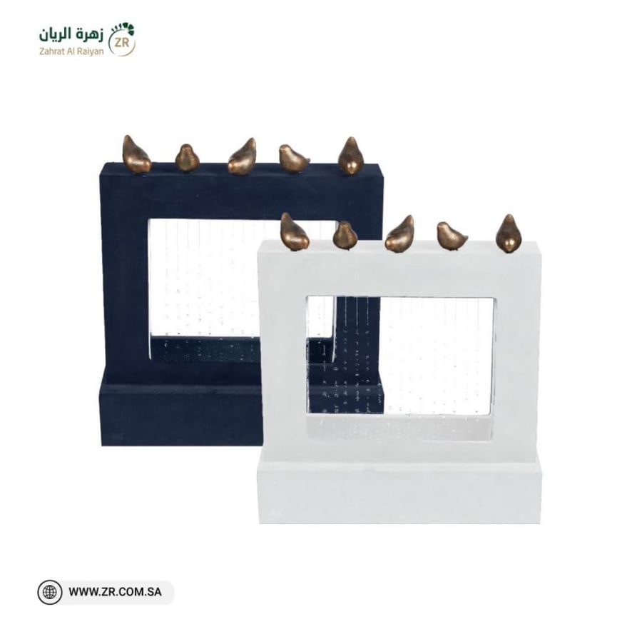 شلال مطري مع إضاءة