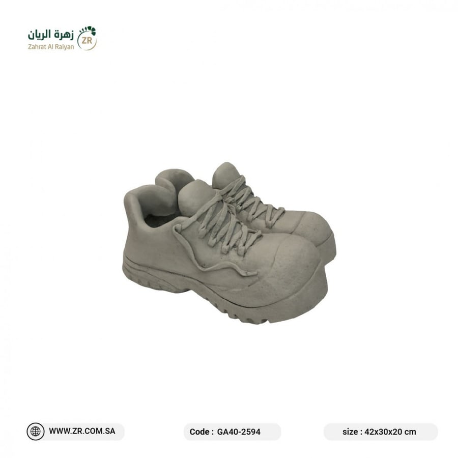 حوض زرع على شكل حذاء مصنوع من الفايبر