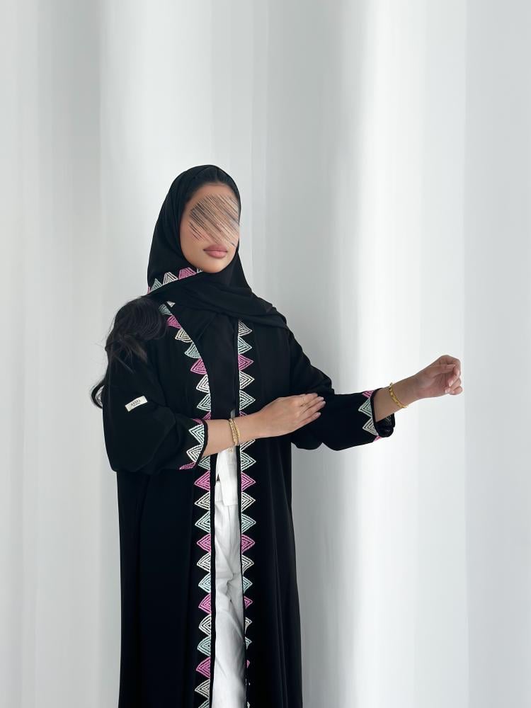 88# عباية قماش كريب ملكي تطريز قصة نص كلوش وطرحة