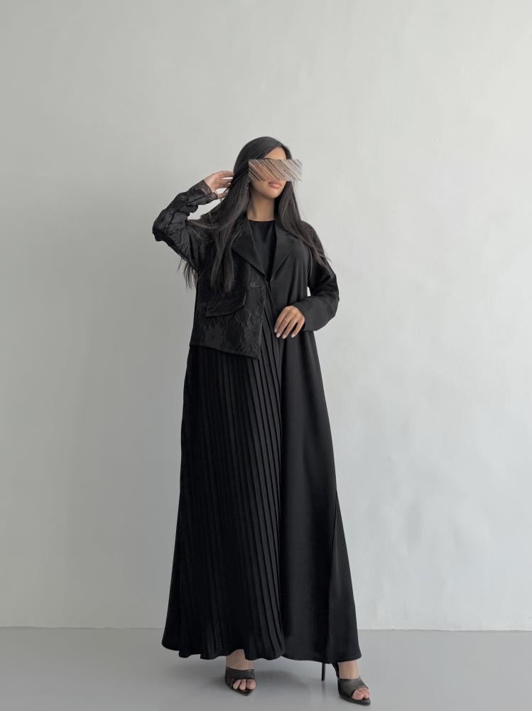 97# عباية قماش كريب كوري مع دانتيل فرنسي وتكسير قصة نص كلوش وطرحة بطرف دانتيل