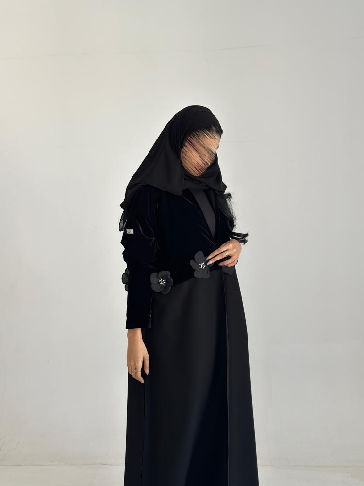 60# عباية شتوي كتان مع مخمل وورد بروش طرحة ساده