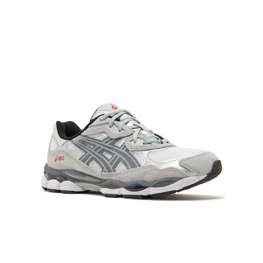 حذاء ASICS GEL-NYC - المزيج المثالي بين العصرية والكلاسيكية