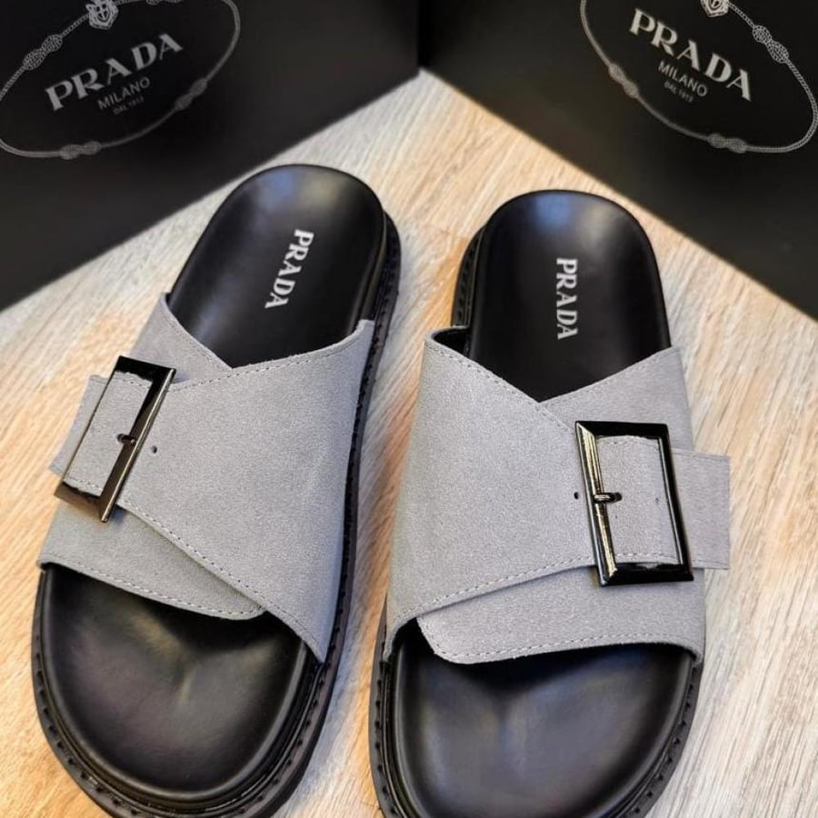 صندل "برادا" (Prada) العصري
