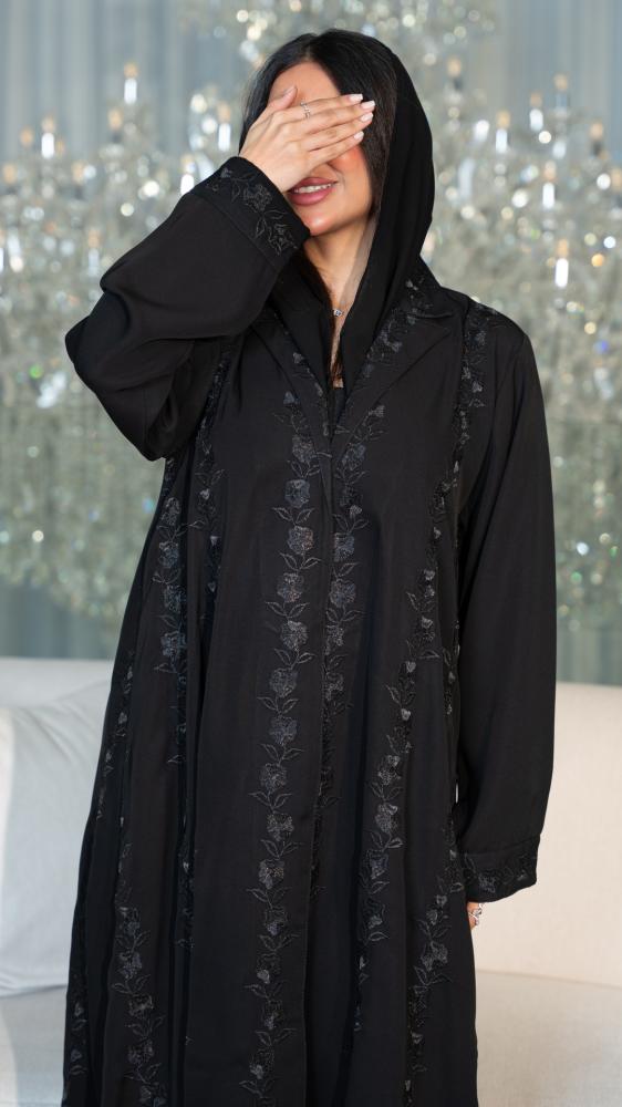 Aabaya with blazer cut, embroidered with vertical floral pattern