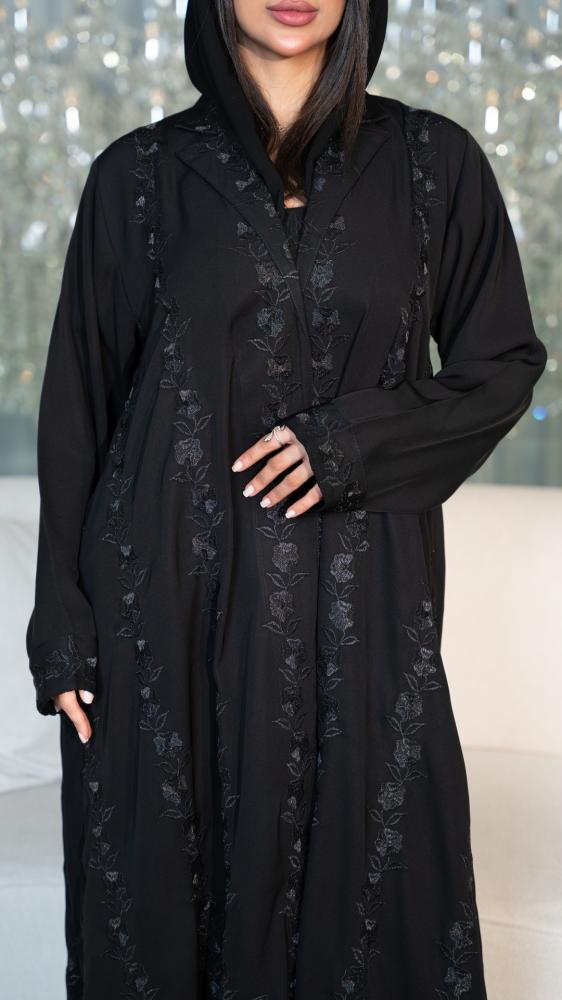 Aabaya with blazer cut, embroidered with vertical floral pattern