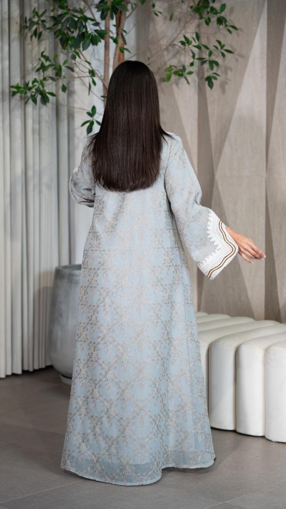 Embroidered thobe with open sleeve design