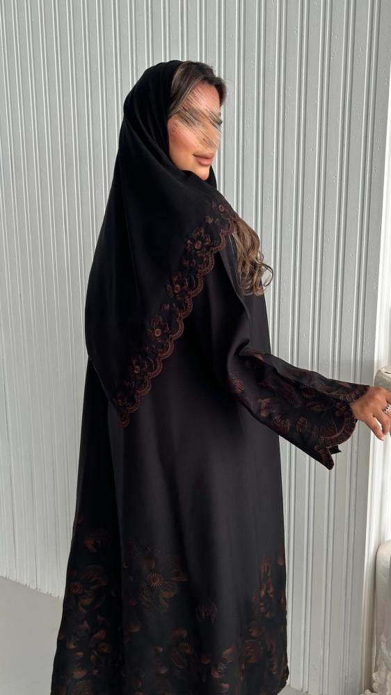 عباية كلوش مطرزة مع الطرحة