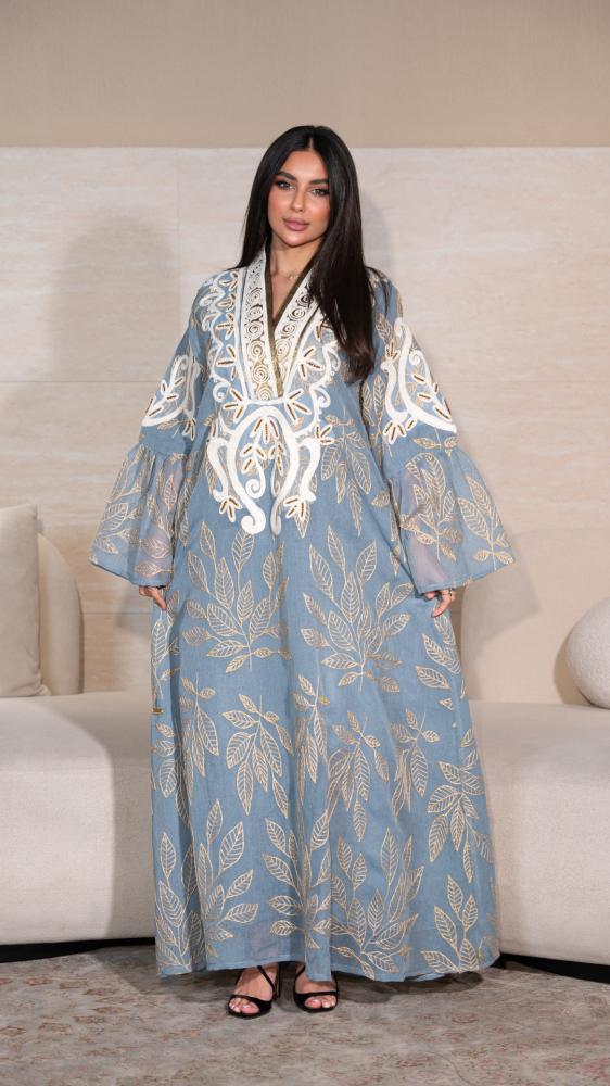 A jalabiya with a distinctive pattern