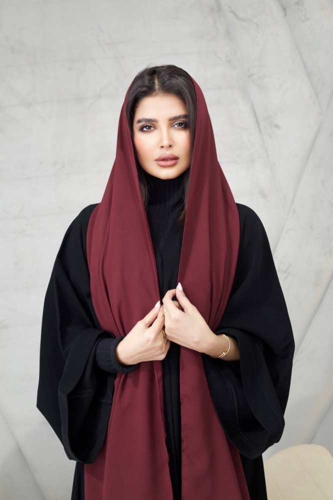 طرحة بلون عنابي