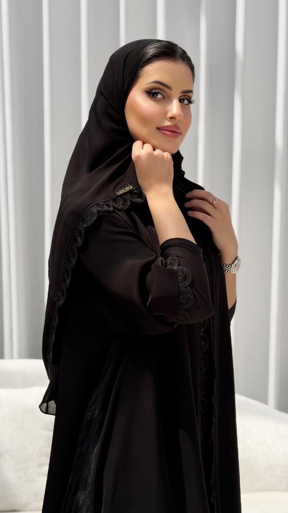 عباية كلوش مطرزة بأكمام استرتش