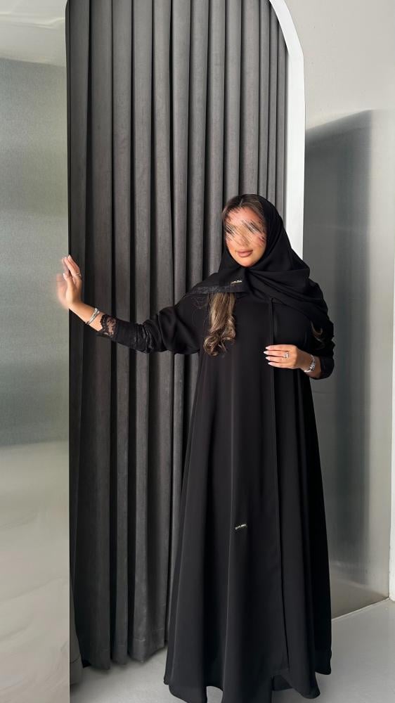 عباية كلوش مطرزة بأكمام استرتش