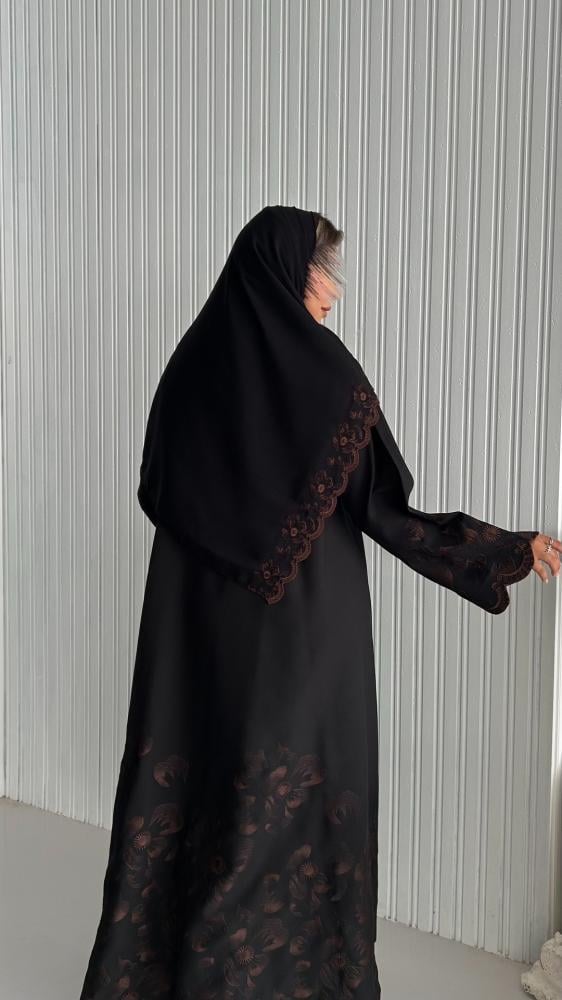 عباية كلوش مطرزة مع الطرحة