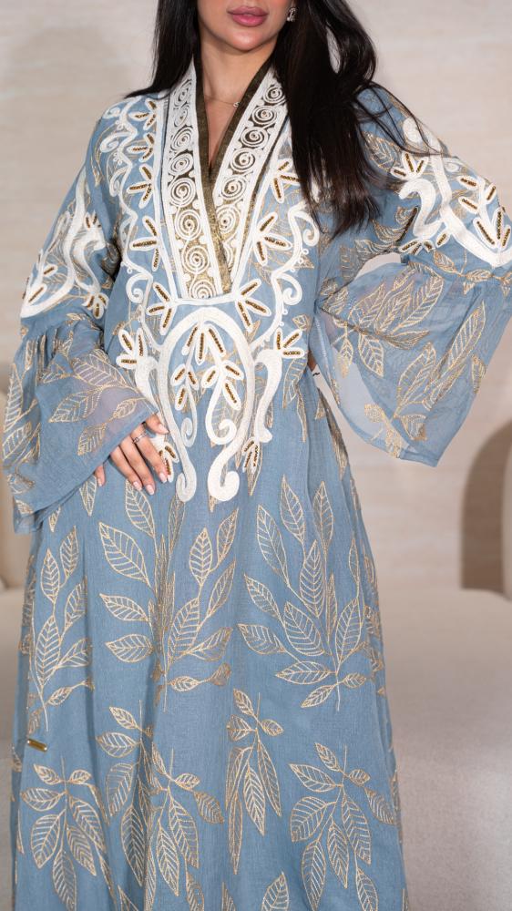 A jalabiya with a distinctive pattern