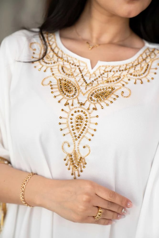 Galabia with sleeves decorated at a cost