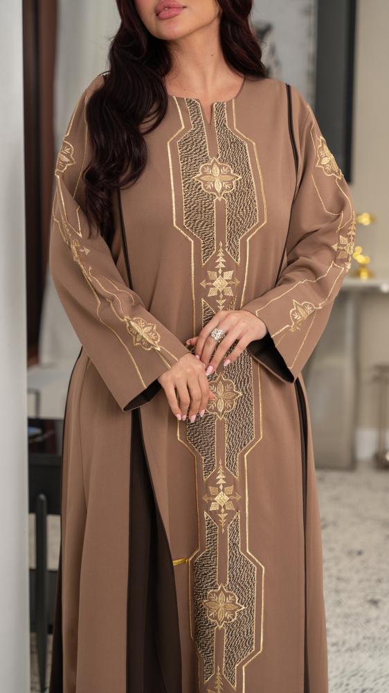 Embroidered thobe with soft pleats