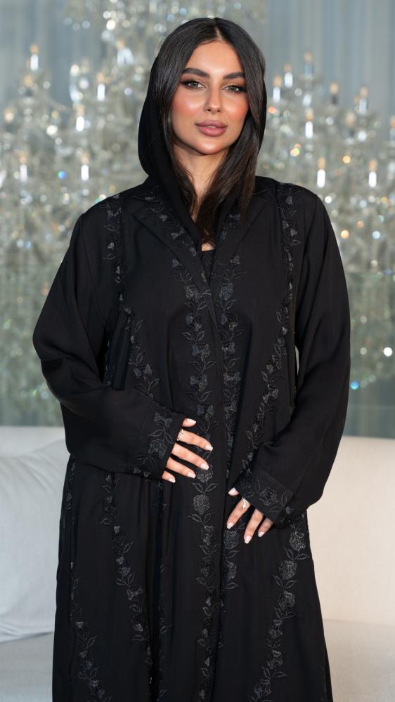 Aabaya with blazer cut, embroidered with vertical floral pattern
