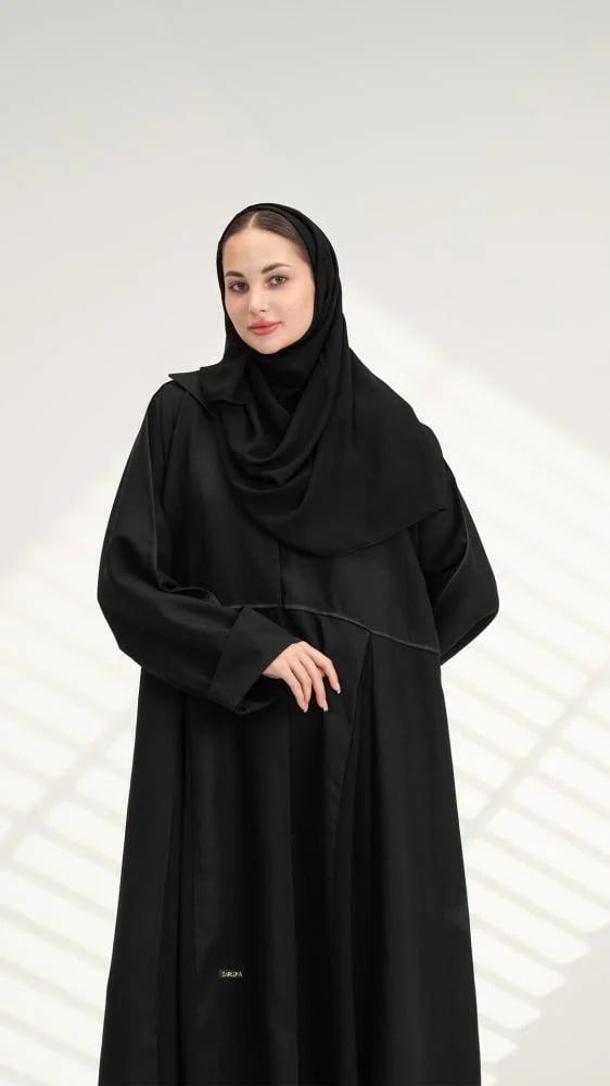 عباية بياقة رسمية وكسرات