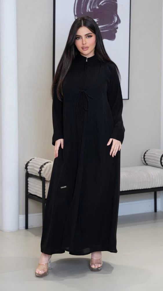 Abaya with a tie, fastened with an inner Fasan