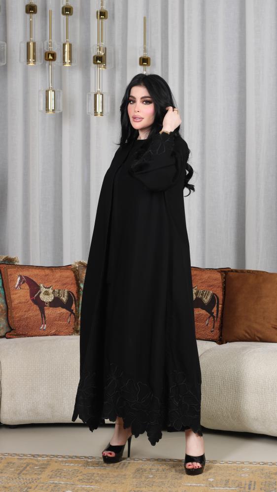 Black abaya embroidered with rose edges