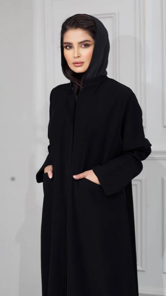 عباية بجيوب وسحاب مخفي