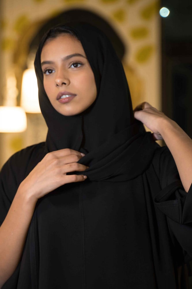 طرحة سوداء بطقطق