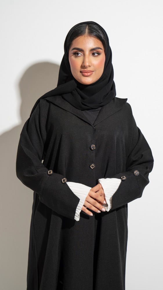 عباية سوداء رسمية باكمام بيضاء