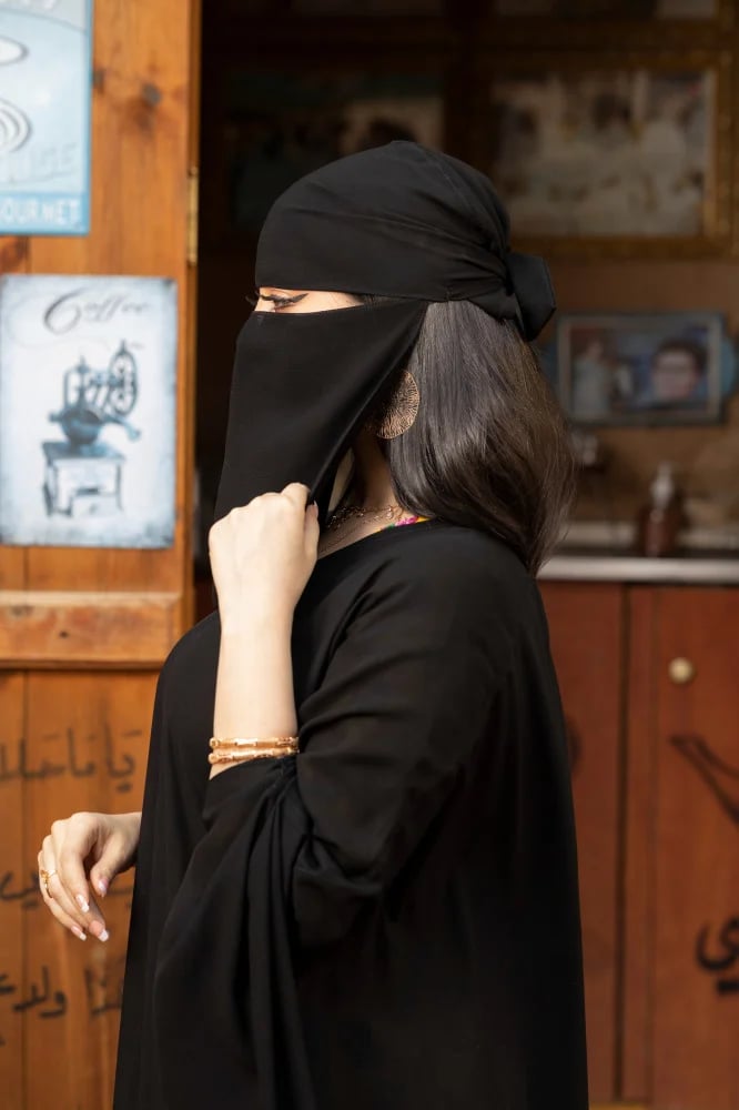 نقاب مناسب للخمار
