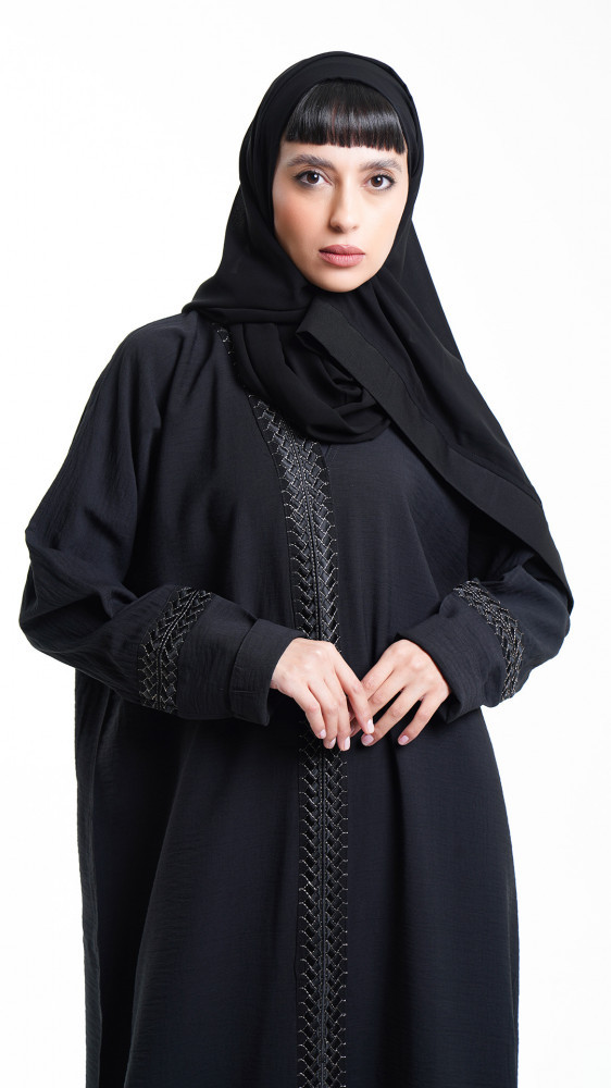 عباية بتطريز ذهبي