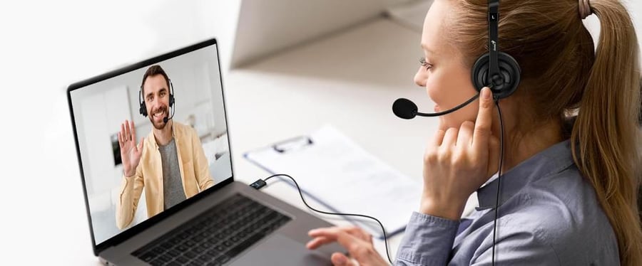 سماعة رأس سلكية جينيس Genius HS-230U بمنفذ USB وميكروفون – أسود