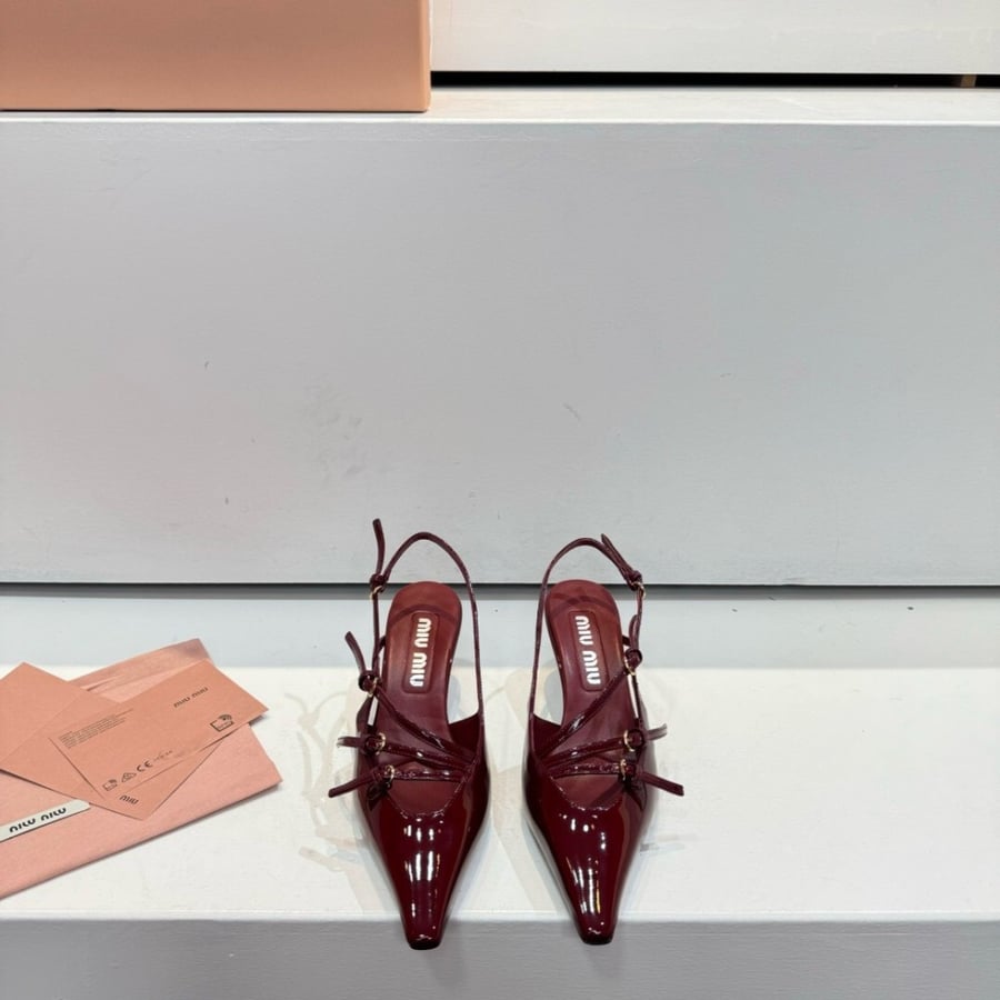 كعب miumiu