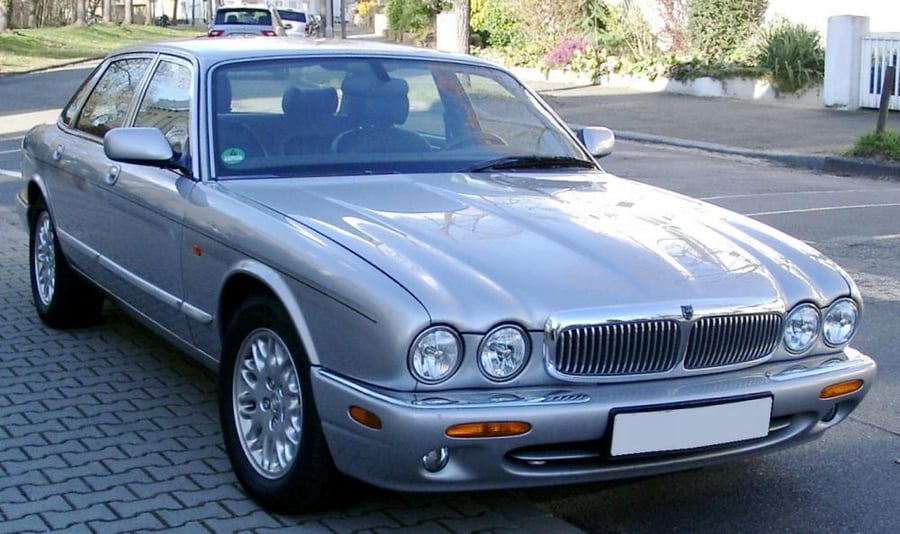 PDF booklet for maintenance of Jaguar XJ and XJ6 and XJ8 and X350 model 2003-2010