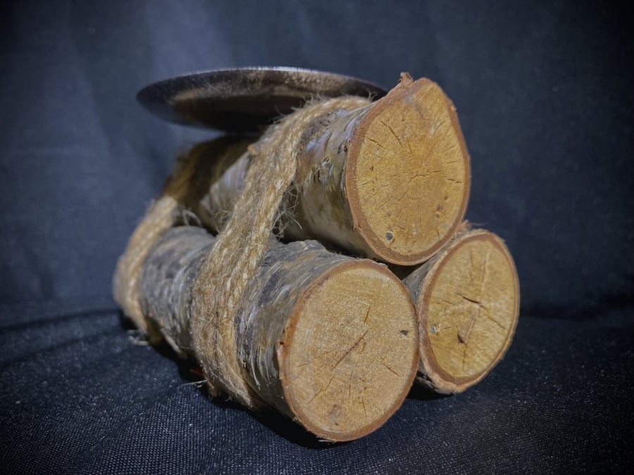 Candle holder with a rustic touch